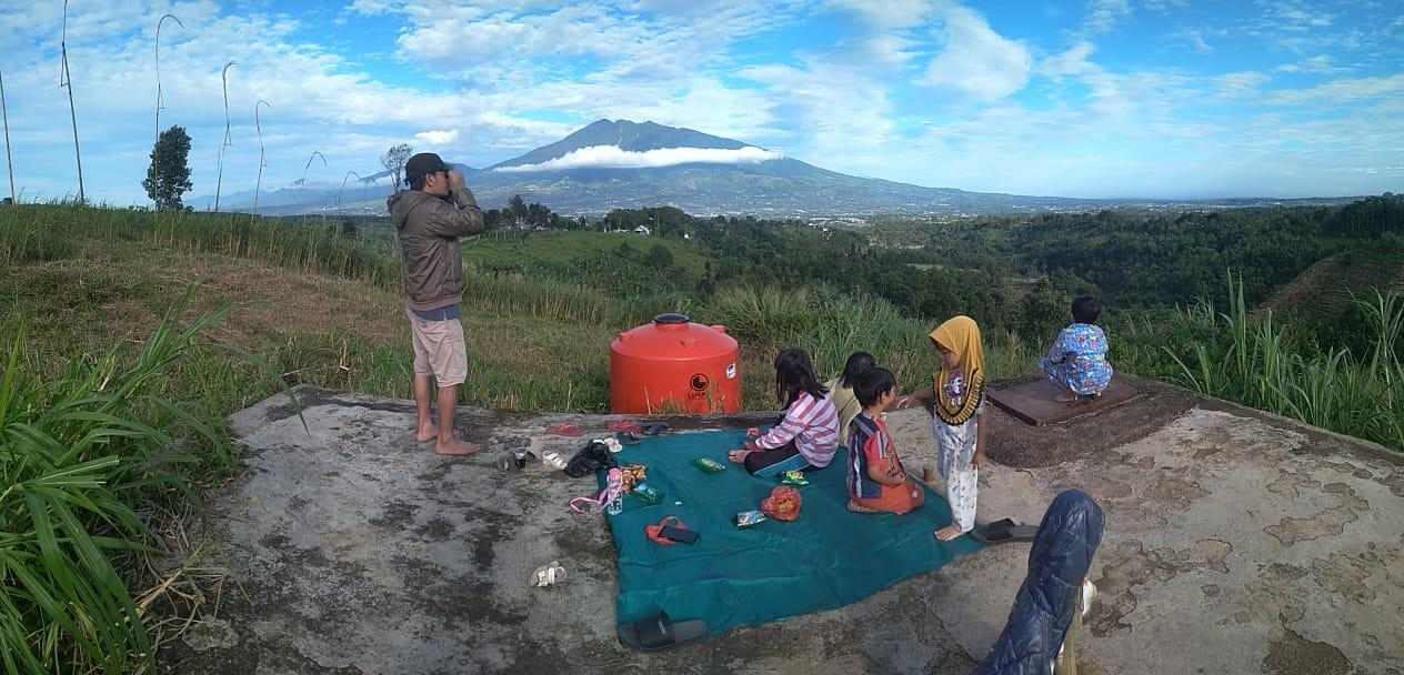 Tempat Bersantai Dengan Pemandangan Alam Terbaik Di Kampung Ane, Ujung Aspal Namanya