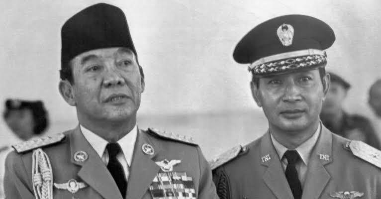 Soekarno vs Soeharto, Siapa Yang Terbaik? 