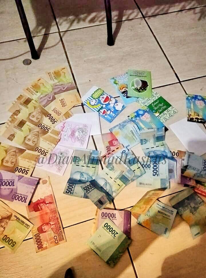 Tradisi Angpao Lebaran, Apakah Berdampak Baik Atau Buruk?