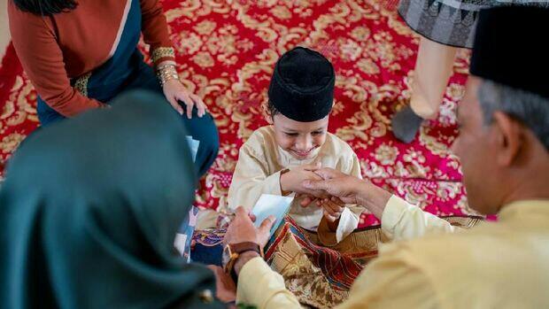 Tradisi Angpao Lebaran, Apakah Berdampak Baik Atau Buruk?