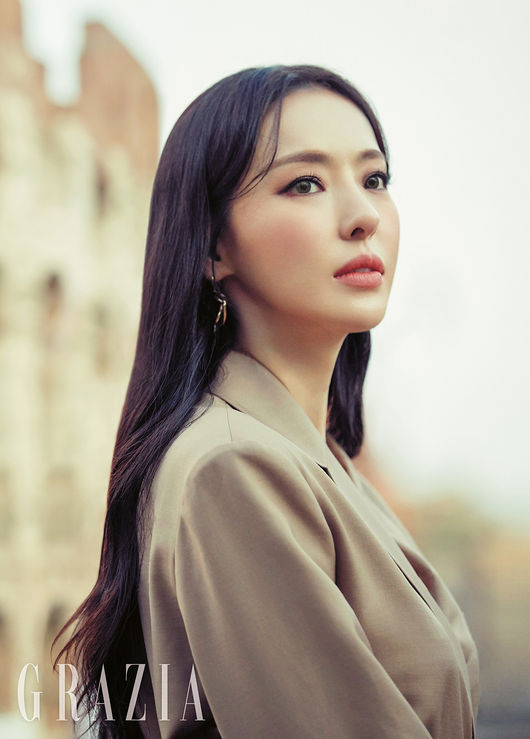 Lee Da Hee Dikabarkan Siap Ambil Peran Utama dari Drama 'Island'