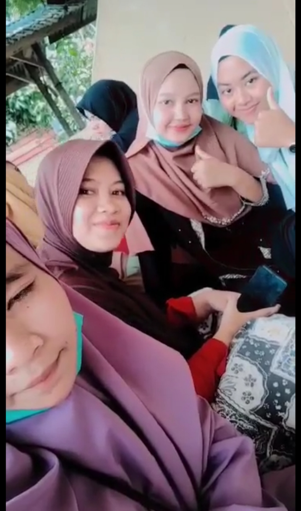 Ustadzah, Semoga Kita Bisa Bertemu Tahun Depan