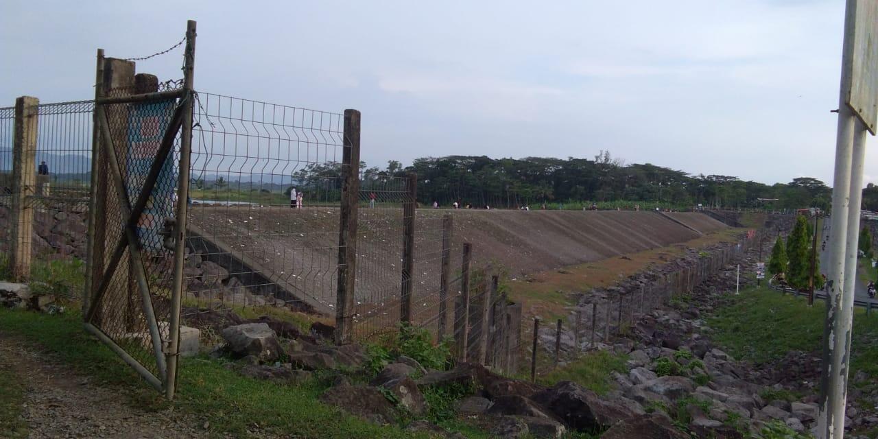 Inilah Tempat Terfavorit Ane di Kampung Halaman, Waduk Mrican !