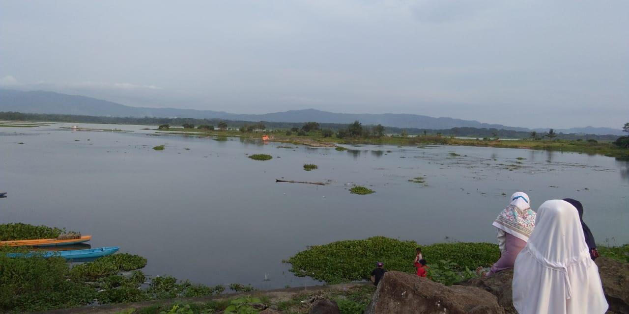 Inilah Tempat Terfavorit Ane di Kampung Halaman, Waduk Mrican !