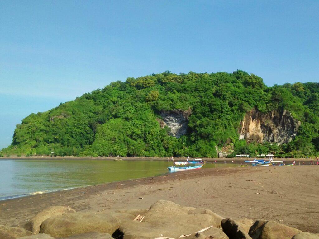 Keindahan Pantai Sodong Bikin Ane Pengen Mudik