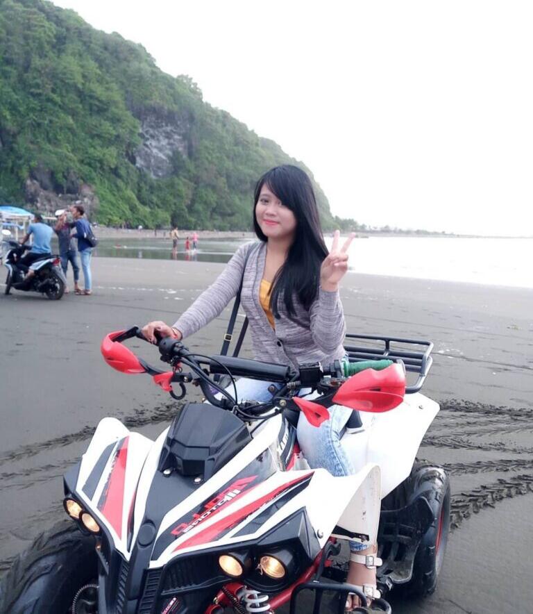 Keindahan Pantai Sodong Bikin Ane Pengen Mudik