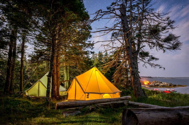 Peralatan Wajib Bawa Saat Glamping
