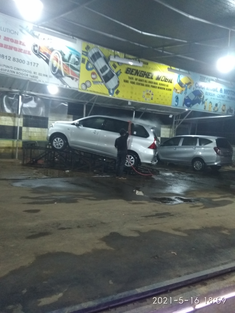 Bengkel Cafe Tempat Cucian Mobil yang Nyaman