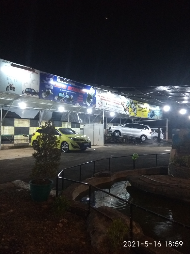 Bengkel Cafe Tempat Cucian Mobil yang Nyaman