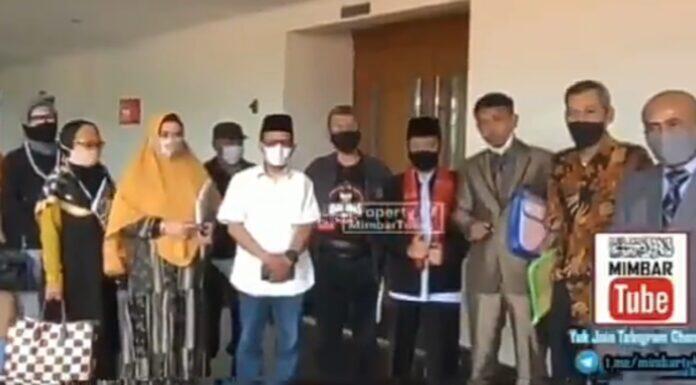 Beredar Video Tim Pembela Ulama Gugat Jokowi, Netizen: Semoga Lengser