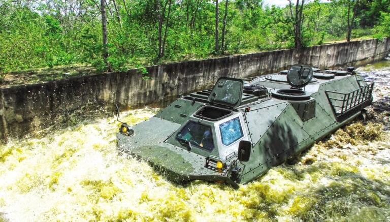 Panus R600 8x8 - Kendaraan Tempur Amfibi Buatan Negeri Gajah Putih