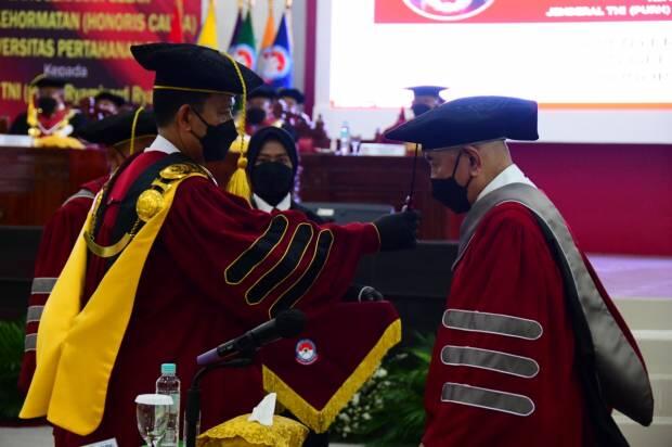 Raih Gelar Doktor HC, Jenderal Purn Ryamizard Ryacudu Sosok Teladan bagi Prajurit TNI