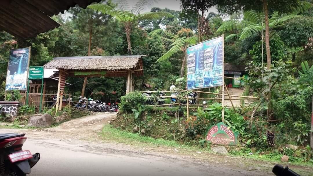 Yuk Nikmati Indahnya Curug Ngumpet, Pamijahan, Airnya Halus Bak Embun Beterbangan!