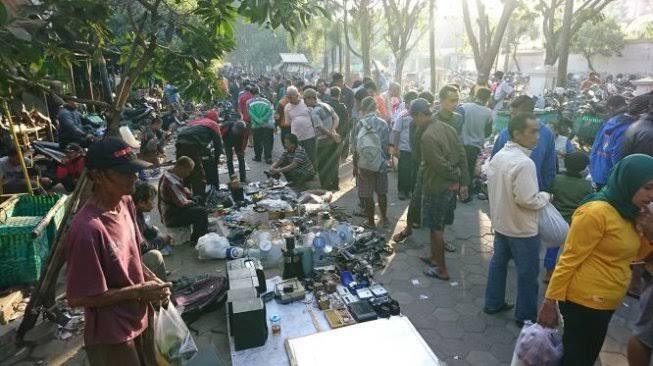 Pasar Klithikan Notoharjo, Surganya Thrift Hunter Di Solo