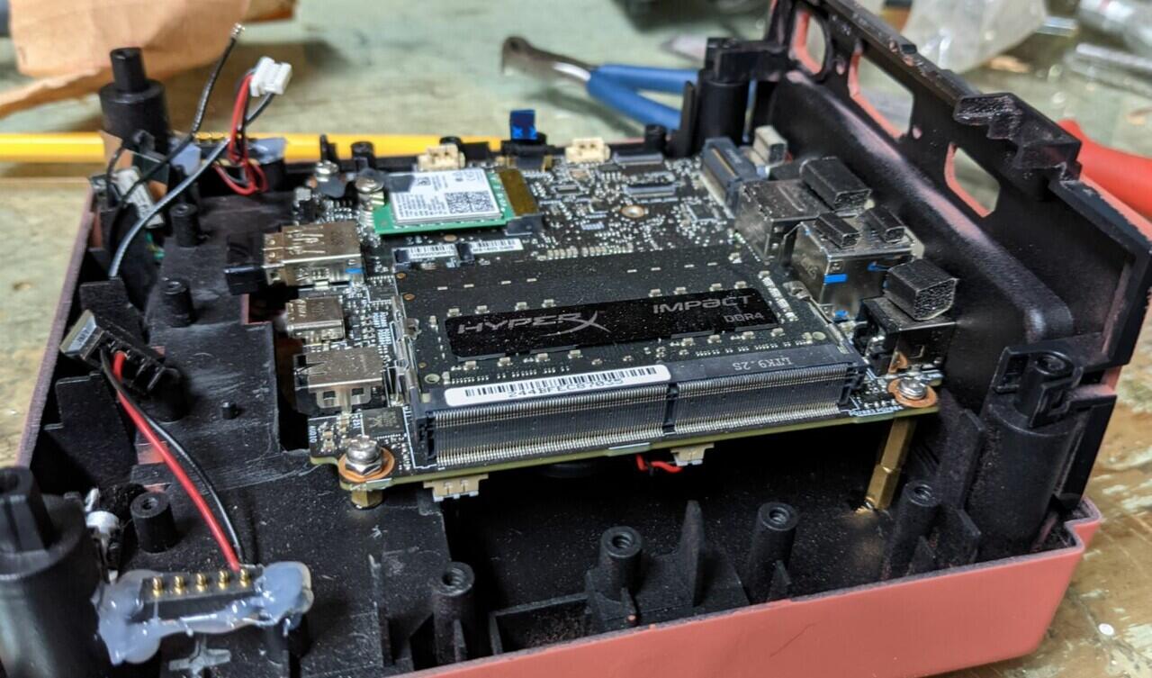 Mengubah Nintendo GameCube Menjadi Sebuah PC