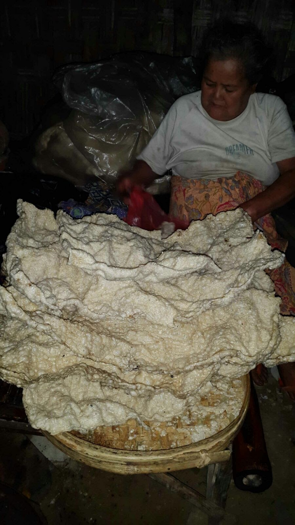 Kerupuk Super Jumbo Khas Pamekasan: Krepek Tangguk