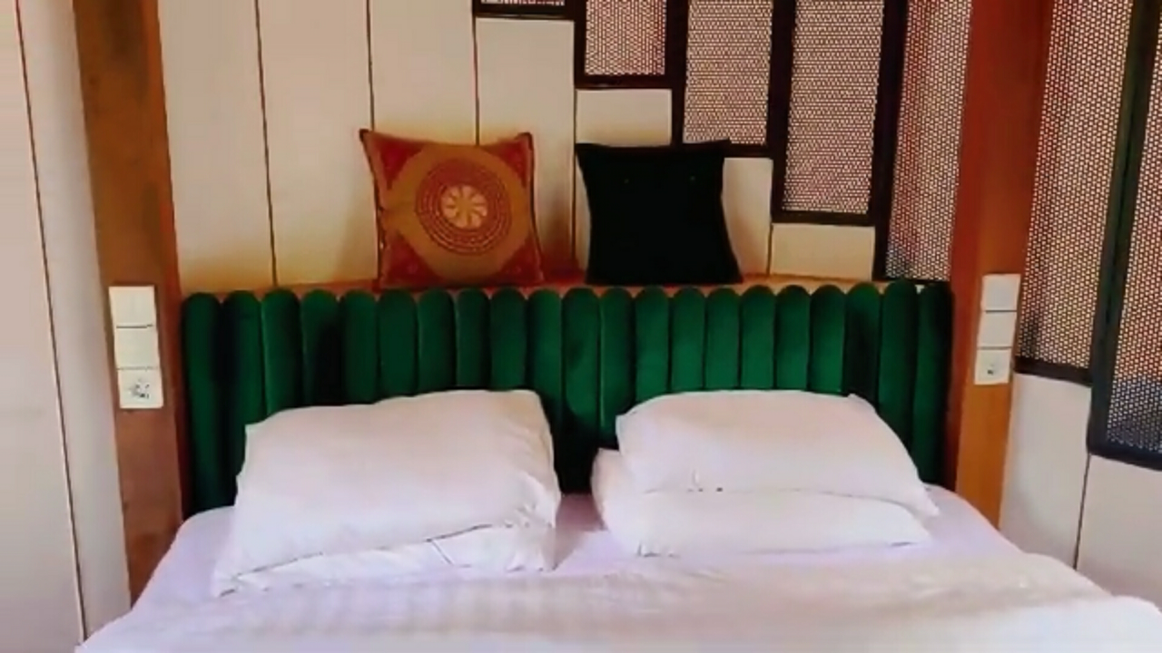 Yuk, Sama-sama Kita Intip Keunikan Kamar Bentuk Tabung yang Dimiliki Blackbird Hotel!