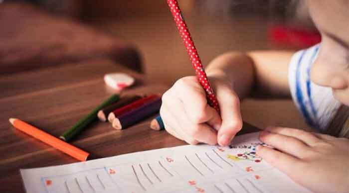 Simak 5 Cara Mengajari Anak TK Menulis yang Tepat dan Menyenangkan