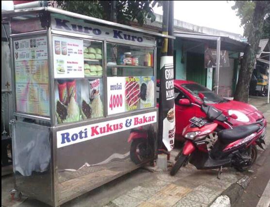 Wisata Kuliner Mahasiswa di Jalan Tubagus Ismail Raya