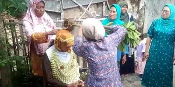 Tradisi Pelet Kandung Di Madura Yang Bertujuan Untuk Kebaikan si Bayi