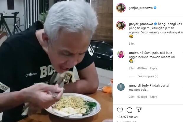 Disindir Kebelet Nyapres, Ganjar Pamer Makan Mi Instant Satu Kurang Dua Kebanyakan