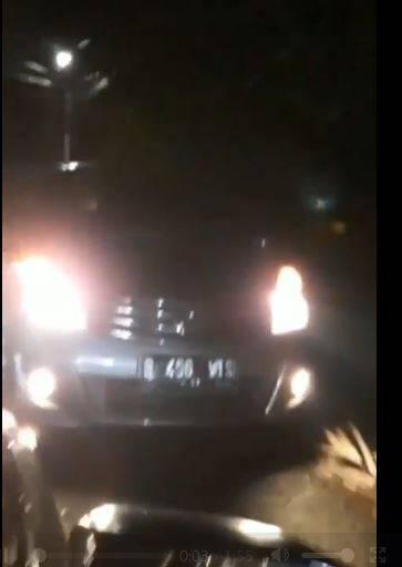 Diduga Lawan Arah di Jalan Sempit Kebayoran Baru, Pengemudi Ini Malah Sewot