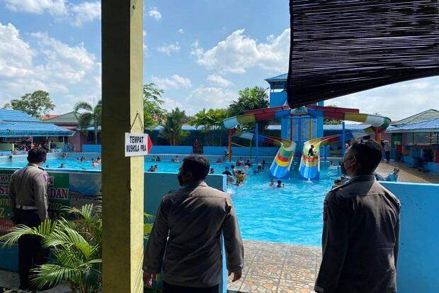Ada Kerumunan, Kapolda Sumut Langsung Tutup Dua Kolam Renang di Medan