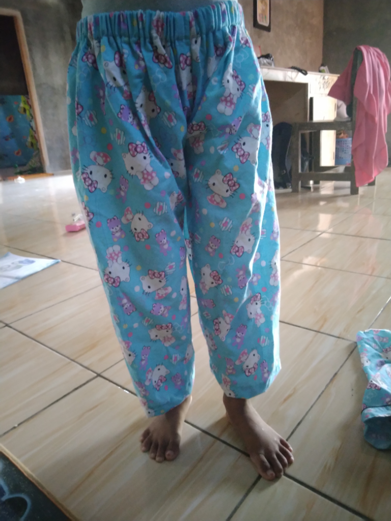 Manfaatkan Celana Tidur Bekas Menjadi Celana Tidur Anak, Mudah Banget Loh!