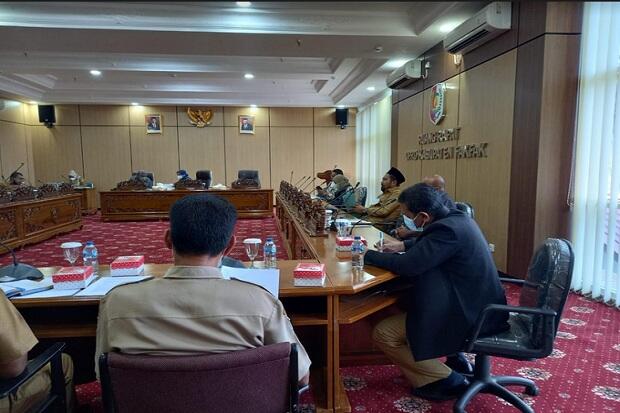 8 Pejabat ASN Fakfak Mengadu ke DPRD karena Dinonjobkan Bupati