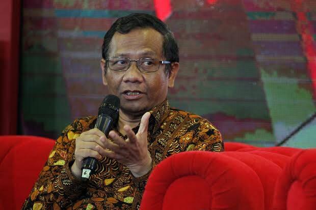 Merasa Bangga, Mahfud MD Pamer Arloji Buatan Lokal
