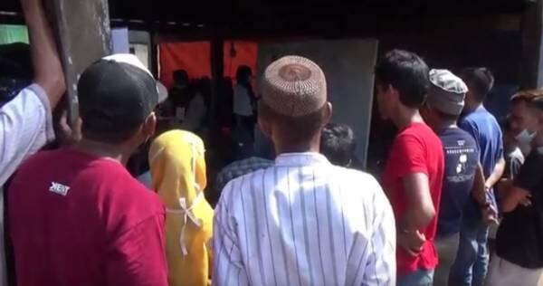 Langgar Prokes saat Pilkades, Warga Panik dan Terobos Petugas TPS