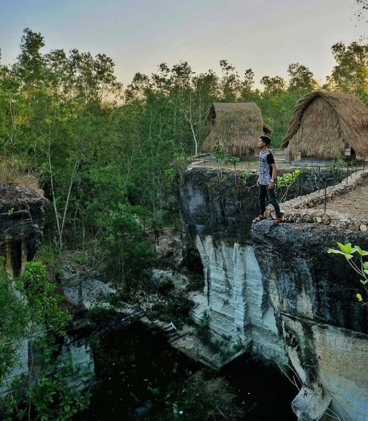 Kampoeng Toron Samalem, Wisata Kekinian Tempat Pertapaan Potre Koneng