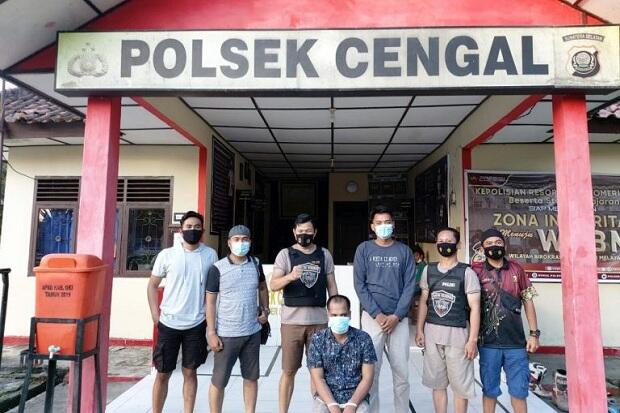 Pria Bejat Ini Renggut Kesucian Anak Tiri hingga Hamil