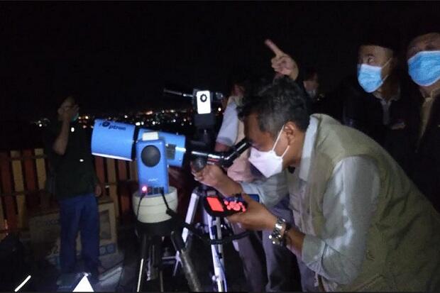 Lakukan Pengamatan di Bandung, Gerhana Bulan Total Terpantau Cukup Jelas