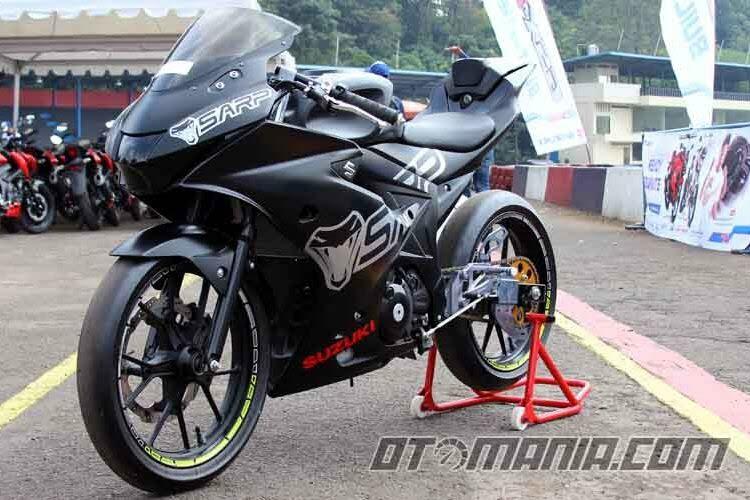 Berkendara Dengan Motor GSX