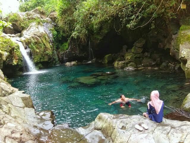 Telaga Sunyi, Surga Tersembunyi Dibalik Hutan Pinus Dan Pohon Damar