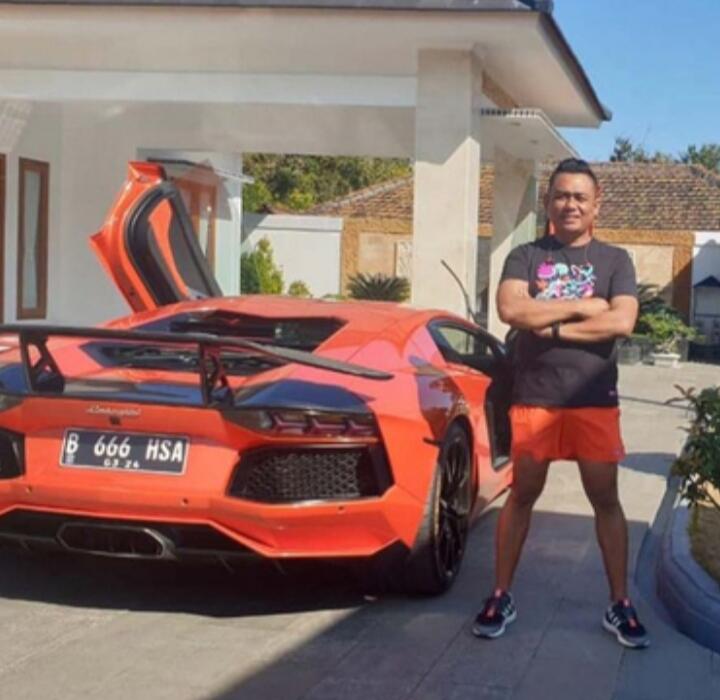 Bermula Jualan Pecel Lele, Saiful Anam Pulang Kampung Kendarai Lamborghini, Kok Bisa?