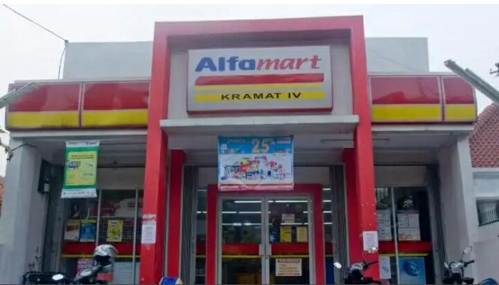 Tukang Parkir Ditertibkan, Alfamart Ingin Parkiran Toko Gratis 