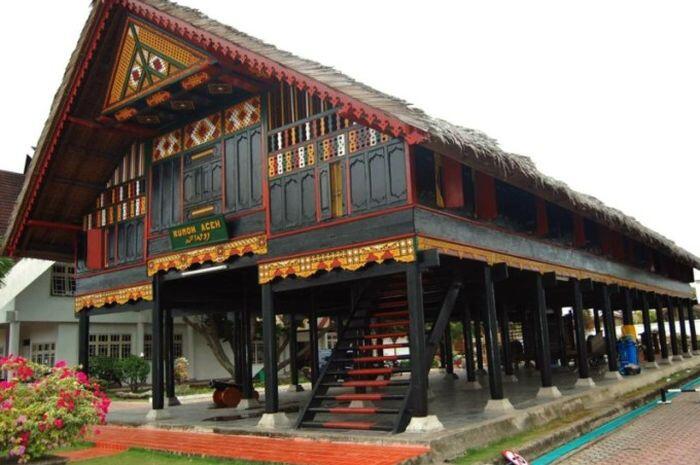 Rumah Krong Bade, Rumah Adat Aceh yang Menggambarkan Masyarakat Dekat dengan Alam