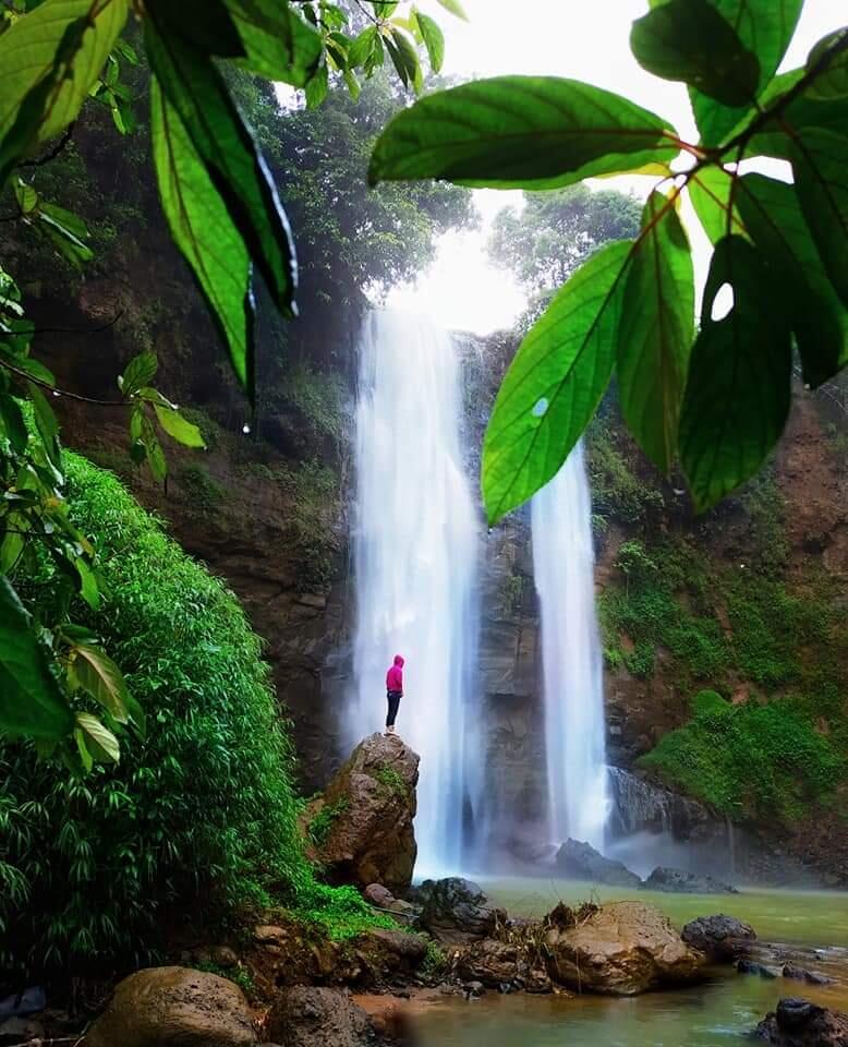 Curug Kembar Cihideung Sukabumi, Surga Tersembunyi Yang Menguji Adrenalin