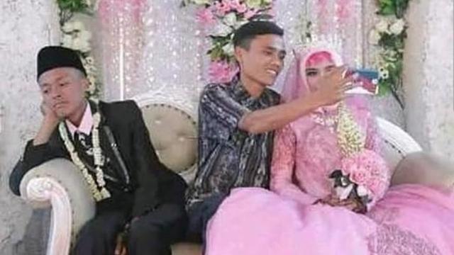 Pentingkah Mengundang Mantan ke Nikahan Kalau Ujungnya Viral karena Baperan? Jawab!