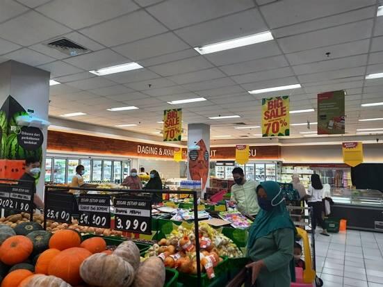 Diskon Besar-besaran Jelang Penutupan, Pembeli Sayangkan Giant Harus Tutup