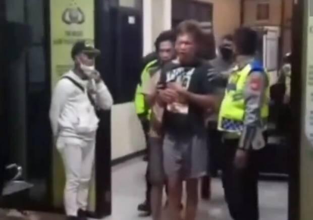 Warga Geram, Polisi Kewalahan Evakuasi Sopir Angkot Ugal-ugalan