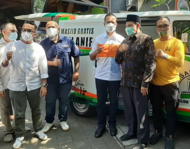 Cegah Kluster Tempat Ibadah, Wagub Sumut Sumbangkan Mobil Pembersih Masjid di Bali