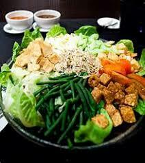 GADO-GADO, SALAD KHAS INDONESIA YANG ENAK DAN LEZAT!