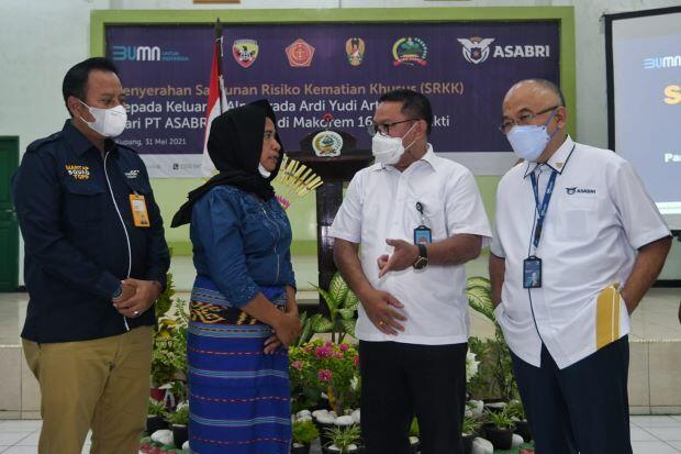 Asabri Serahkan Santunan ke Ahli Waris Prajurit yang Gugur Diserang OTK di Papua