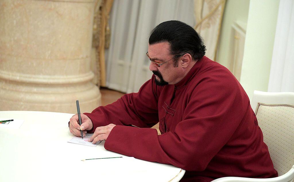 Aktor Hollywood Steven Seagal Jadi Politikus di Rusia