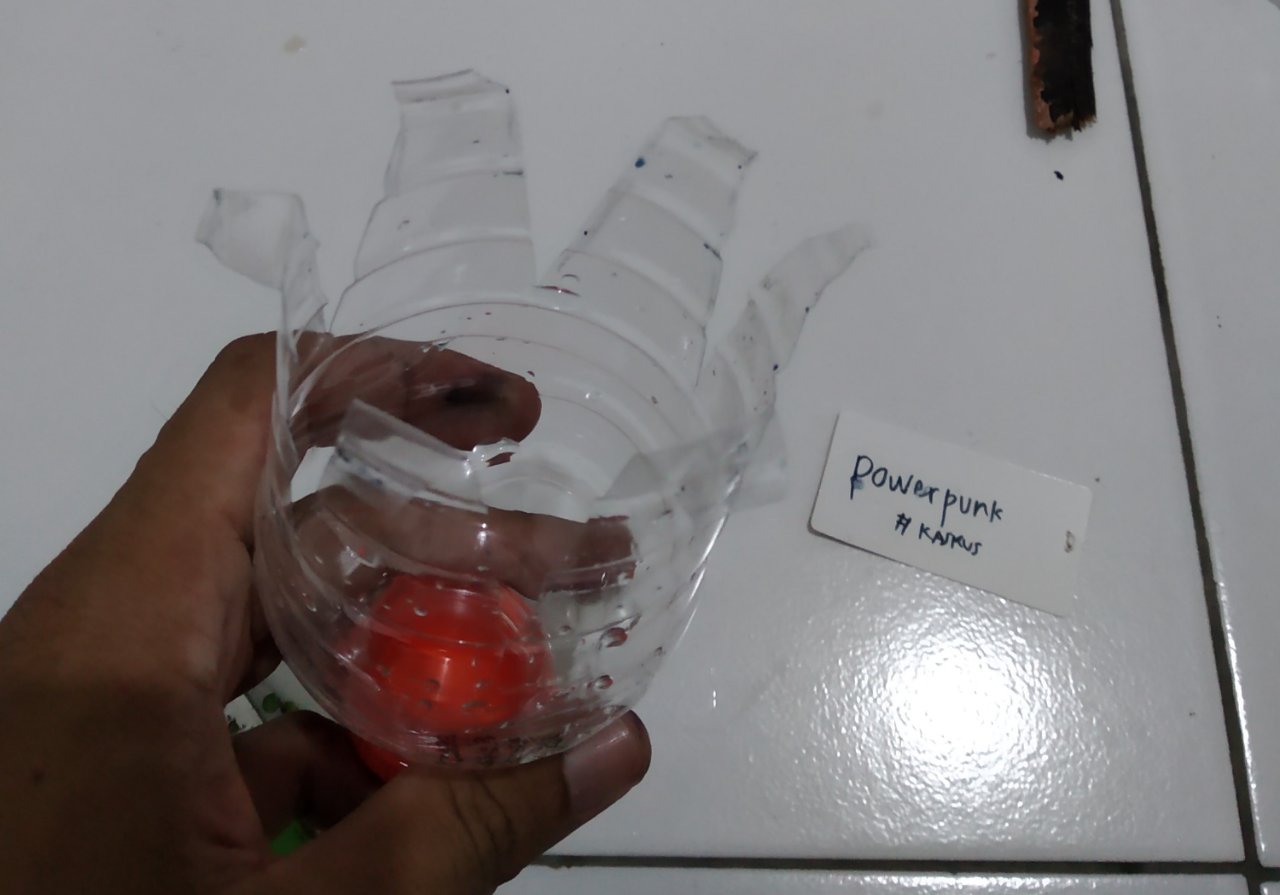 Membuat Tongkat Lampu Dari Botol Bekas
