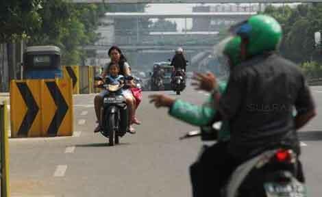 Pengemudi Pemula, Ketahui Aturan Tak Tertulis Ini Di Jalan Milik Bersama