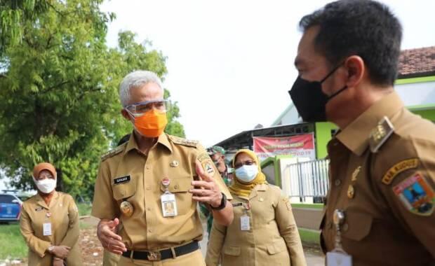 Bupati Tegal Positif COVID-19, Ganjar Doakan Cepat Sembuh